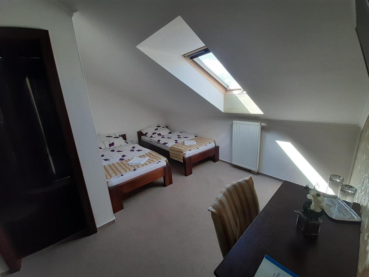 Restaurant And Pension Stenly Spissky Stvrtok Екстер'єр фото