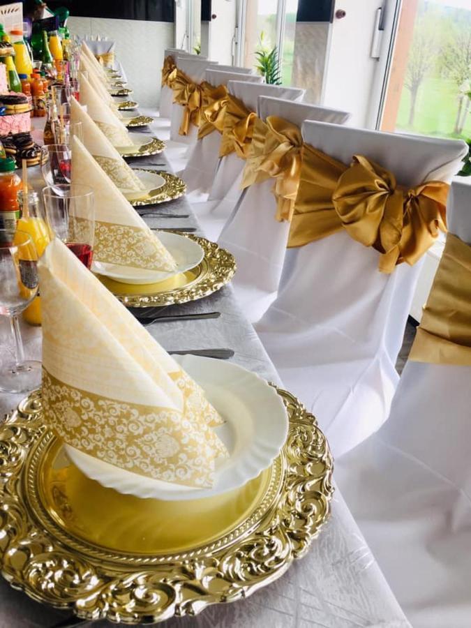 Restaurant And Pension Stenly Spissky Stvrtok Екстер'єр фото
