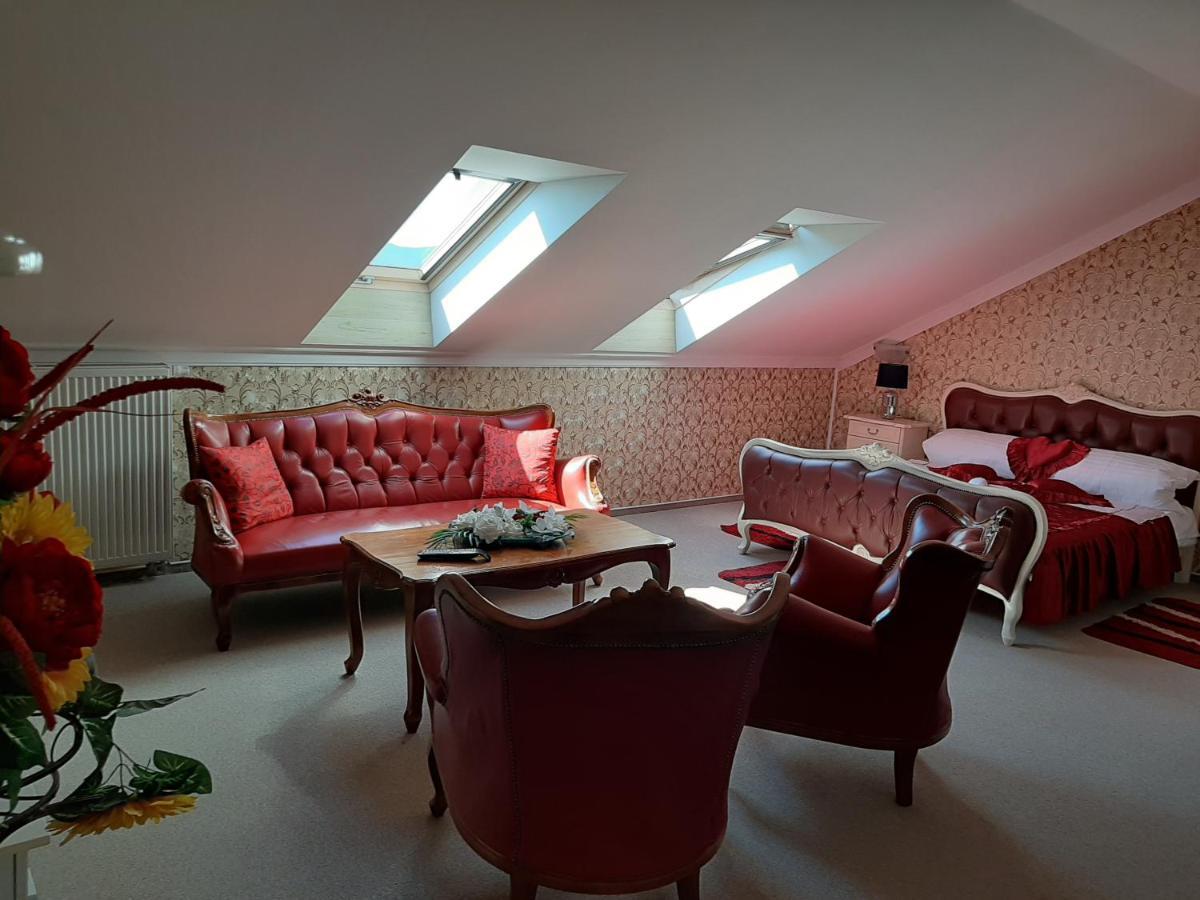 Restaurant And Pension Stenly Spissky Stvrtok Екстер'єр фото