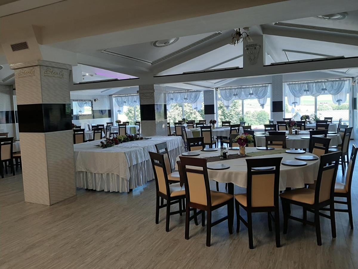 Restaurant And Pension Stenly Spissky Stvrtok Екстер'єр фото