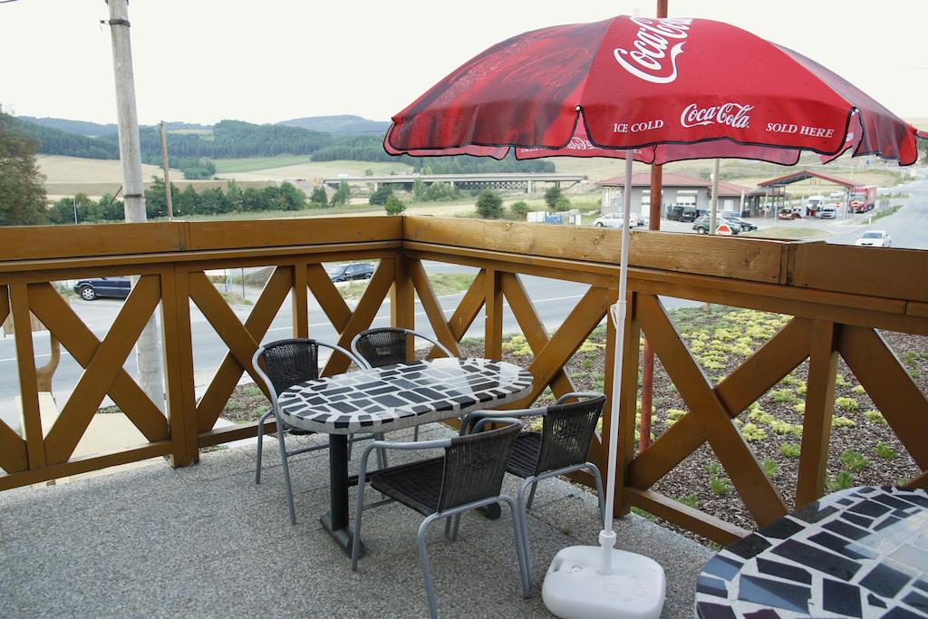 Restaurant And Pension Stenly Spissky Stvrtok Екстер'єр фото